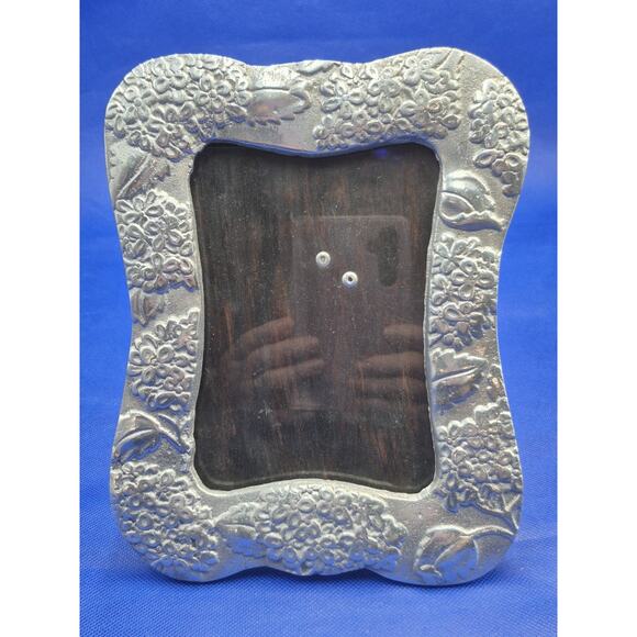 Vtg Arte Giancarlo Honduras Pewter Picture Frame Floral Design Wood Back 9x7" - Picture 1 of 7